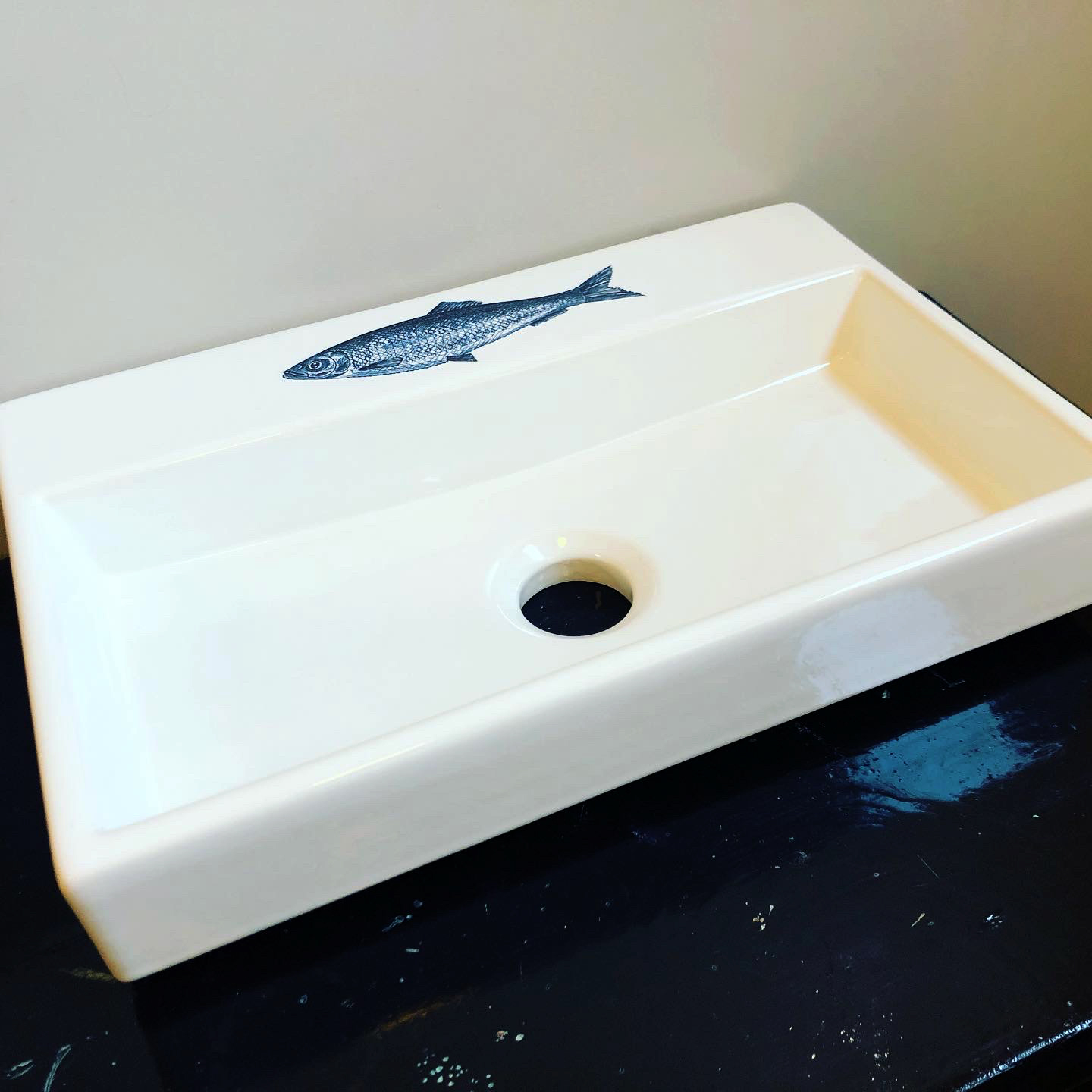 Hand painted washbasin