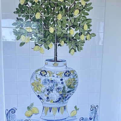 Lemontree in Antique pot